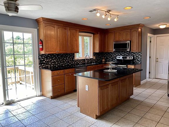 3rd image of 5 Flannery Ln Lot 5