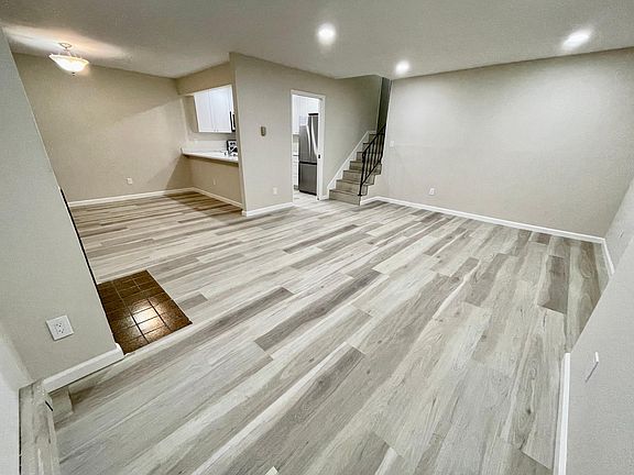 3rd image of 905 Apricot Ave APT E