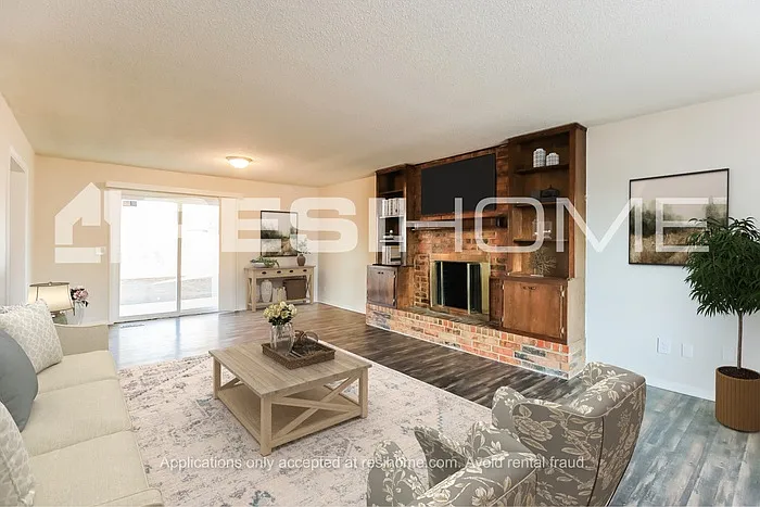 3709 SE 51st St — Photo 5