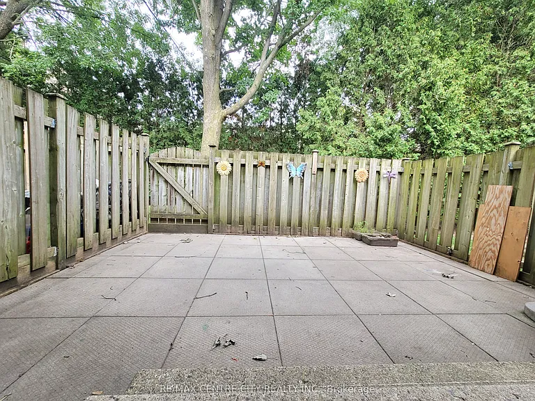 1247 Huron St — Photo 18