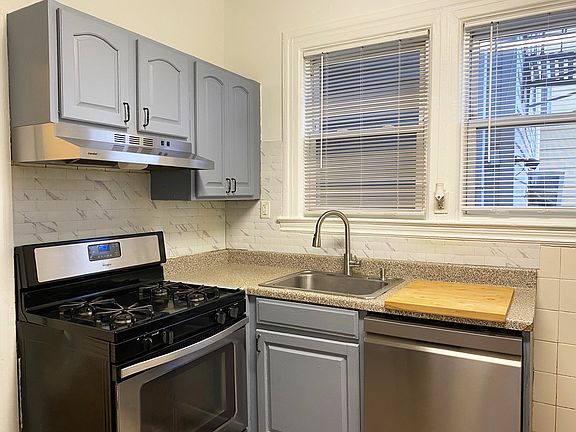 5th image of 22 Sherwood Ave #1