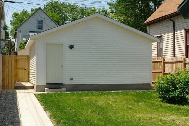 2nd image of 1531 S 22nd St