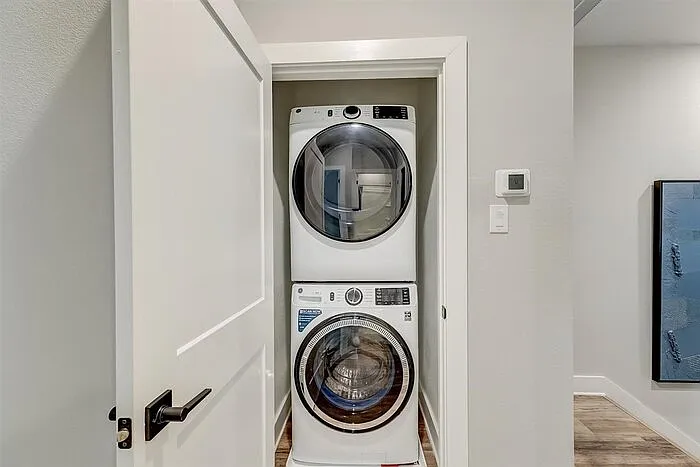 3901 Constantine Dr — Photo 21