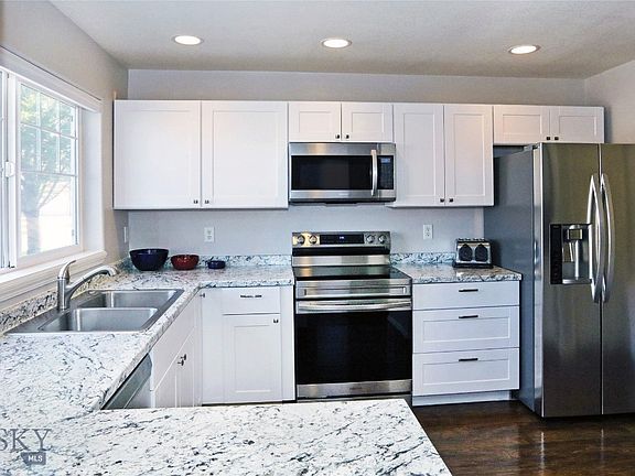 2nd image of 763 Forestglen Dr #8D