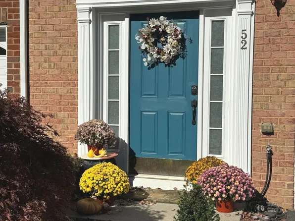 52 Saxton Rd, Farmingdale, NJ 07727