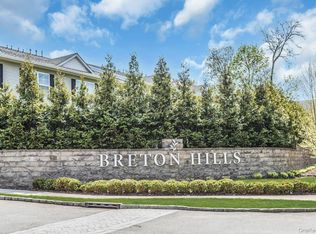 704 Breton Way #704, Glen Cove, NY 11542