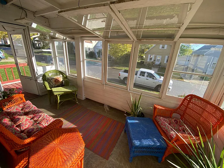 410 E Mill St — Photo 88
