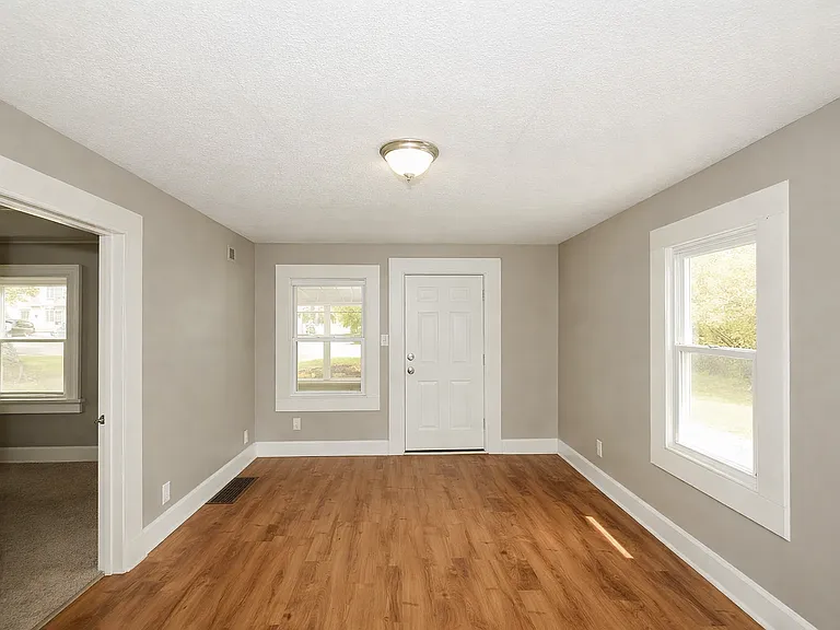 3750 N Kercheval Dr — Photo 2