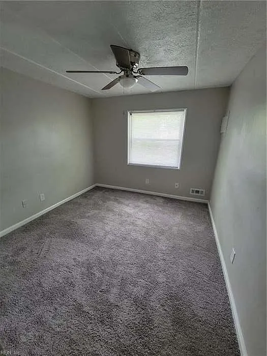 1214 Underwood Ave — Photo 4