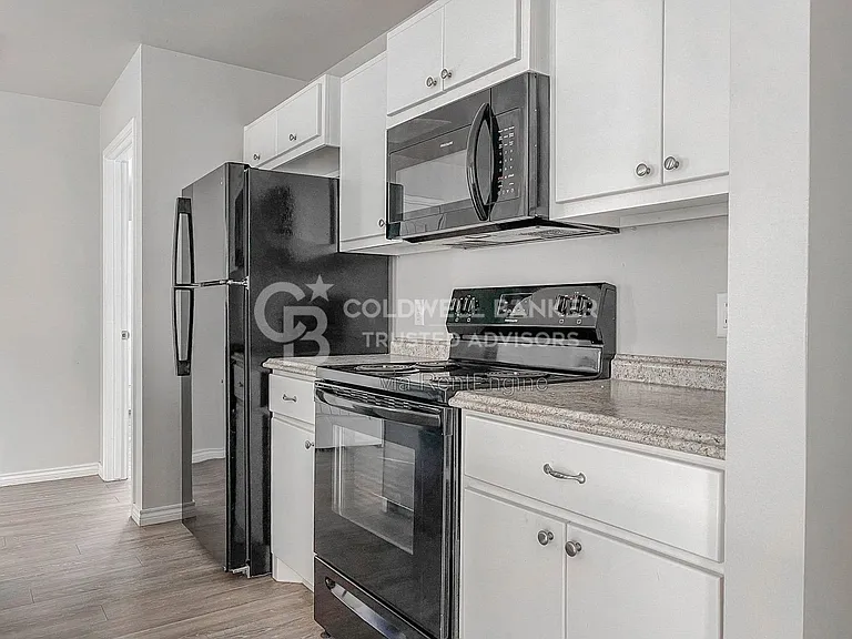 2406 Fir Ave — Photo 8