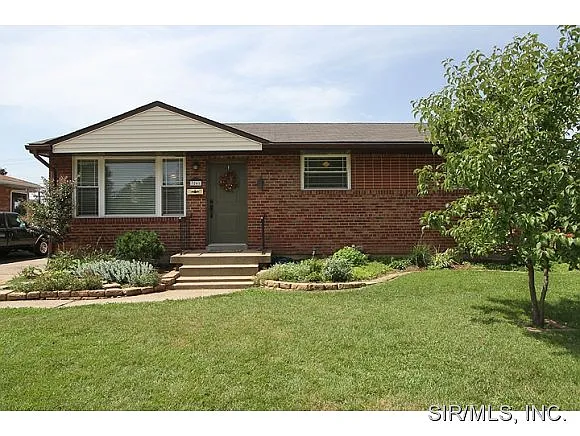 3241 Carlson Ave photo 1