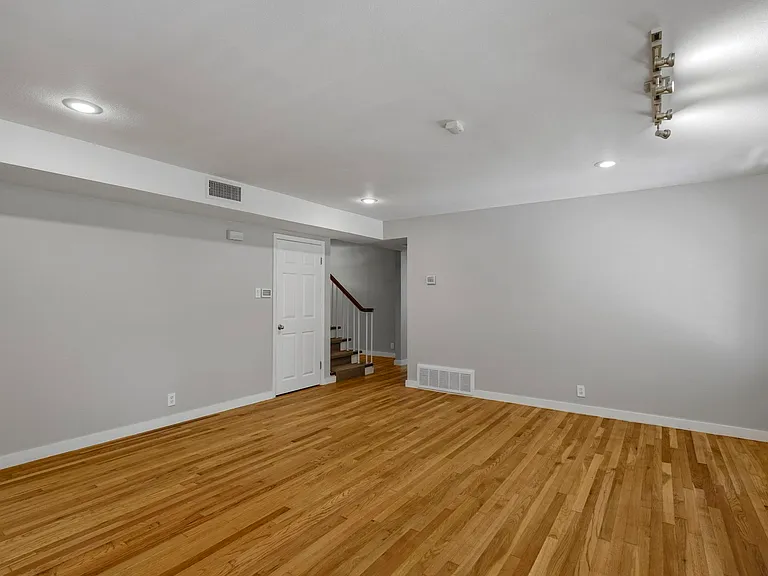 3206 Albin Dr — Photo 9