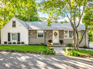 8 Vine Rd, Rocky Point, NY 11778