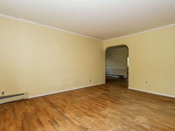 2nd image of 43 Crestwood Blvd