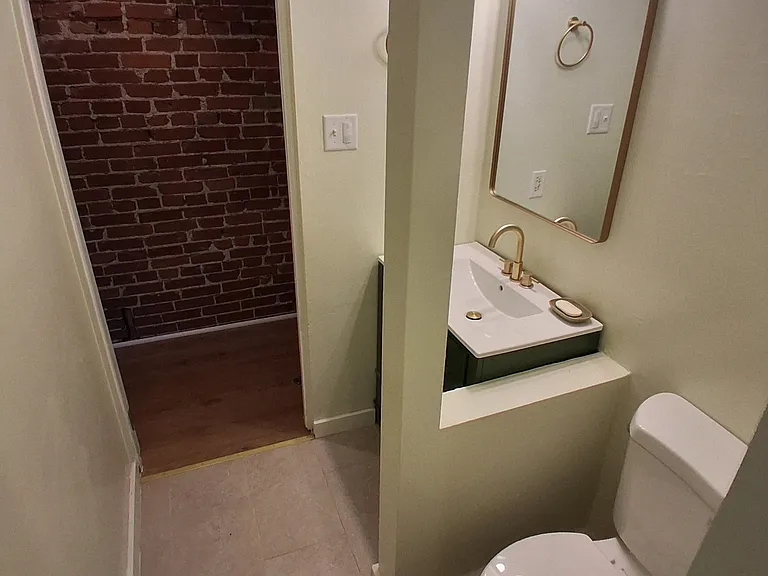 1086 S Newstead Ave #2 — Photo 8