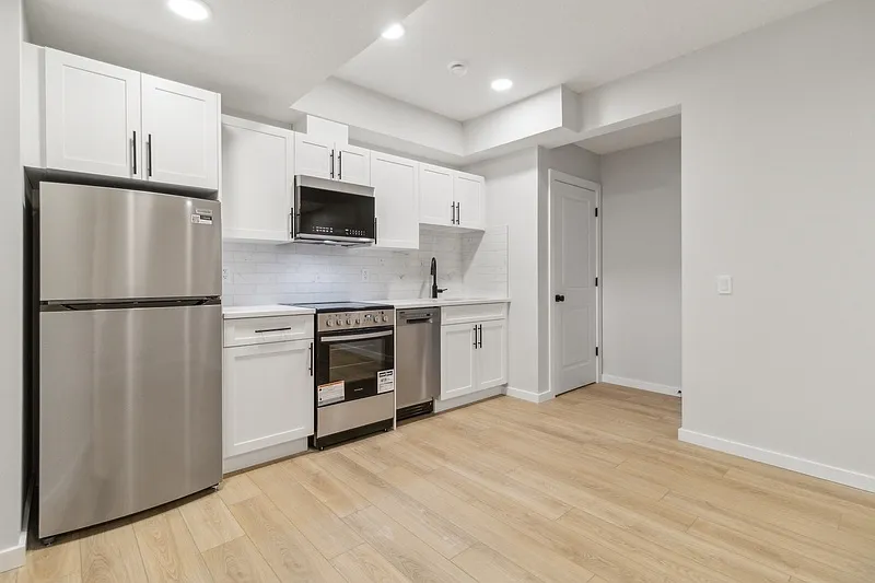 2 bed, 1.0 bath, 670 sqft, $1,250 — Photo 1