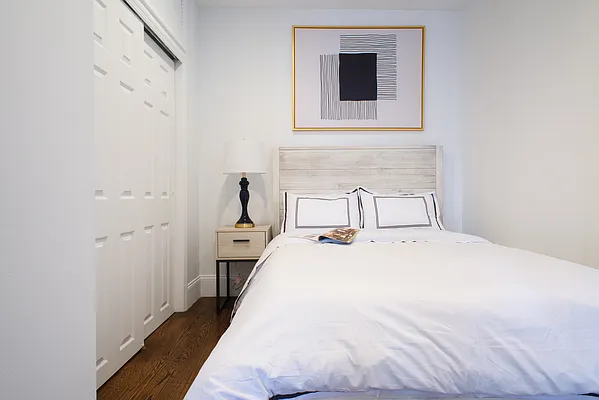 Rented by Urban Furnished LLC | media 25