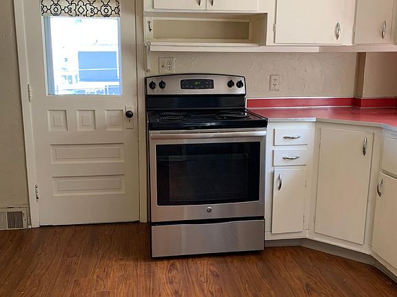 3rd image of 31 Warren Ave