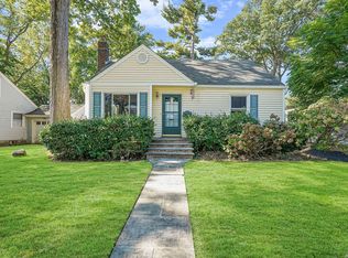 23 Buckeye Rd, Glen Cove, NY 11542