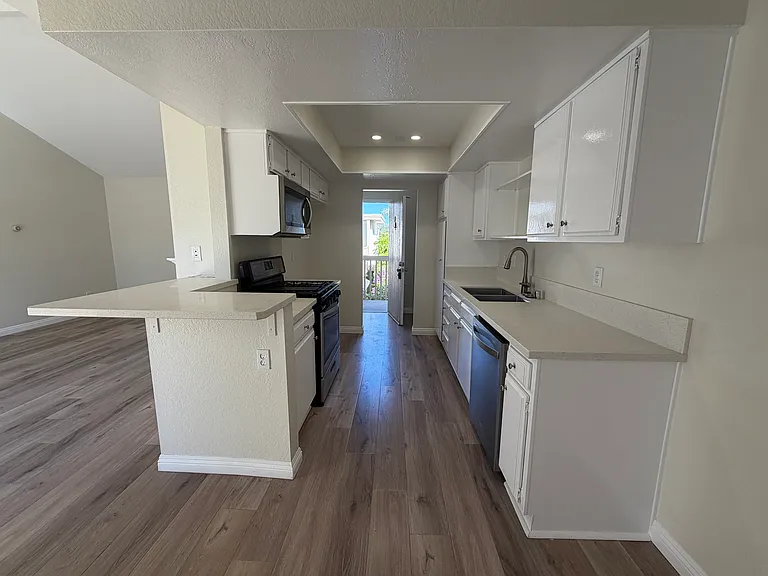 17141 Harbor Bluffs Cir #D — Photo 5
