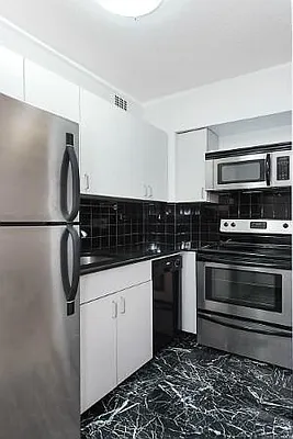 Rented by Global Realty Opportunities | media 26