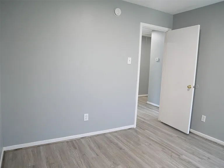 11931 Panay Village Cir — Photo 28