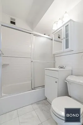 Rented by Bond New York | media 23