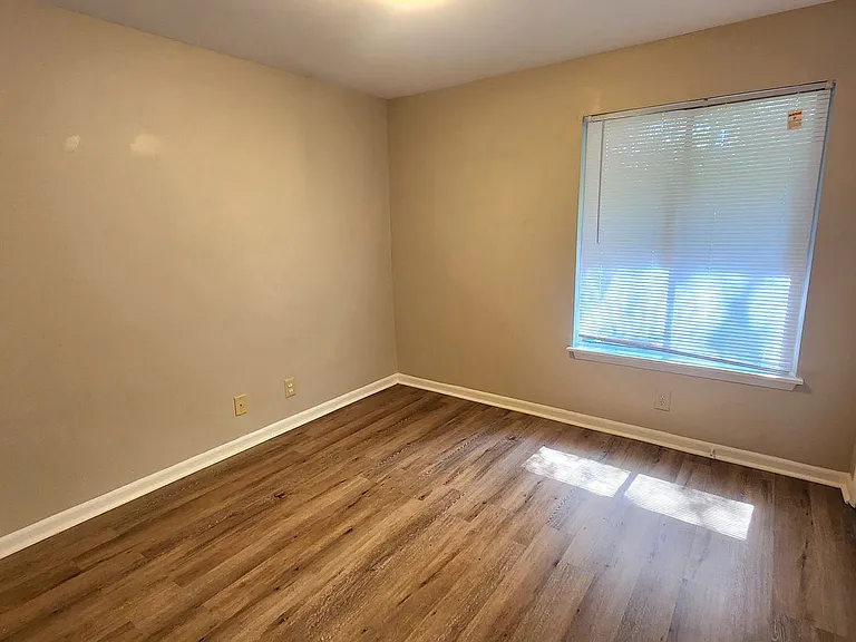 Riverbend Apartments — Photo 72