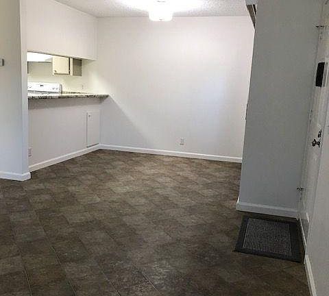 Dining room, 2/2