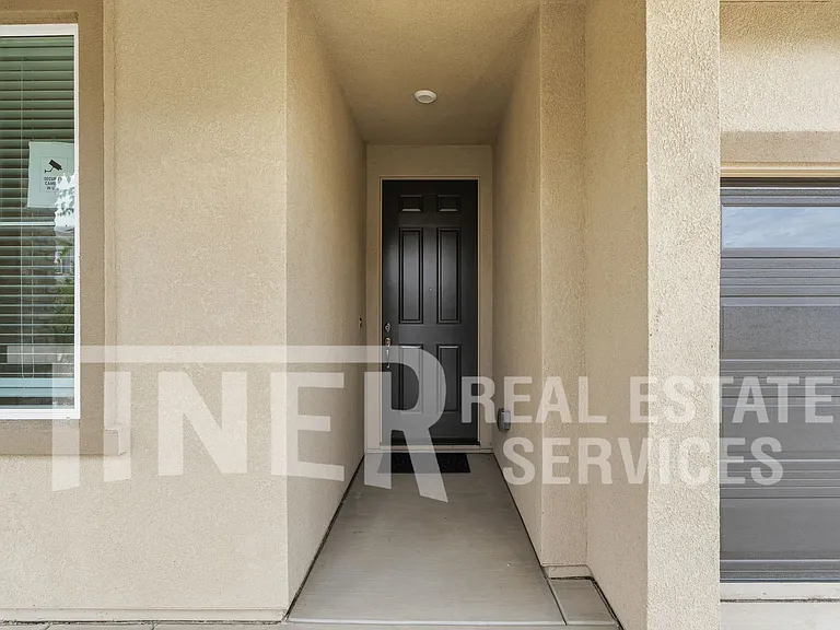 8112 Joecy Way — Photo 6