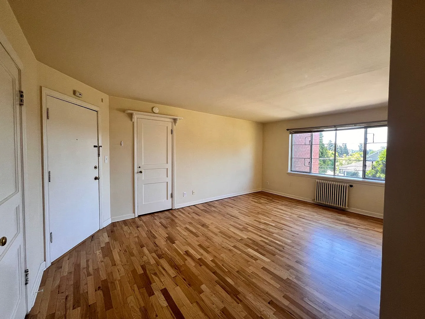 Green Lake Manor — Photo 2
