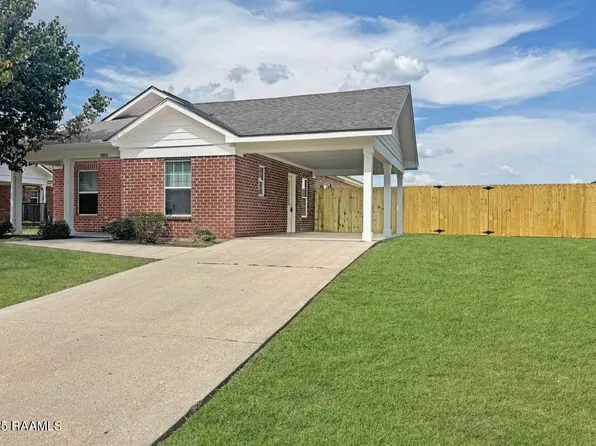 1004 W End Dr, New Iberia, LA 70560
