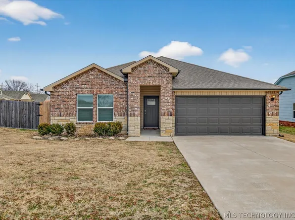 2004 Harriman Cir, Bartlesville, OK 74006