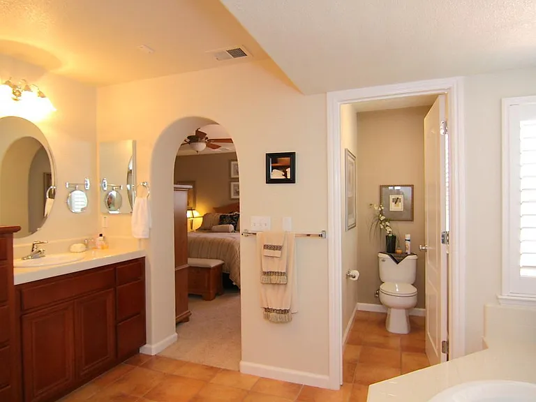 850 Belmont Ln — Photo 18