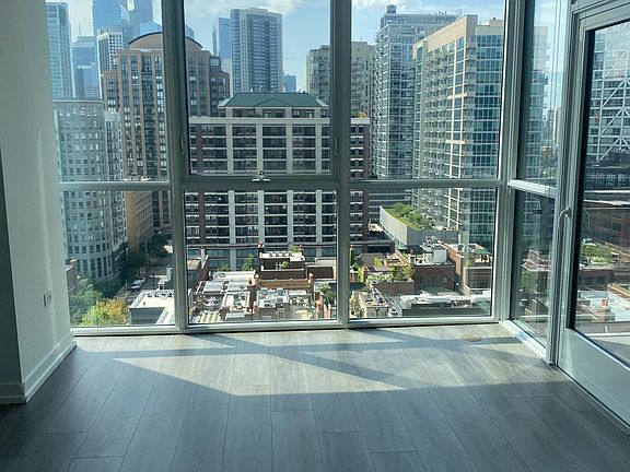 5th image of 740 N Hudson Ave #1601