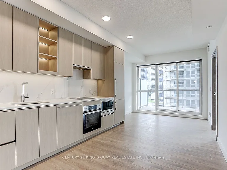 25 McMahon Dr #601 — Photo 13