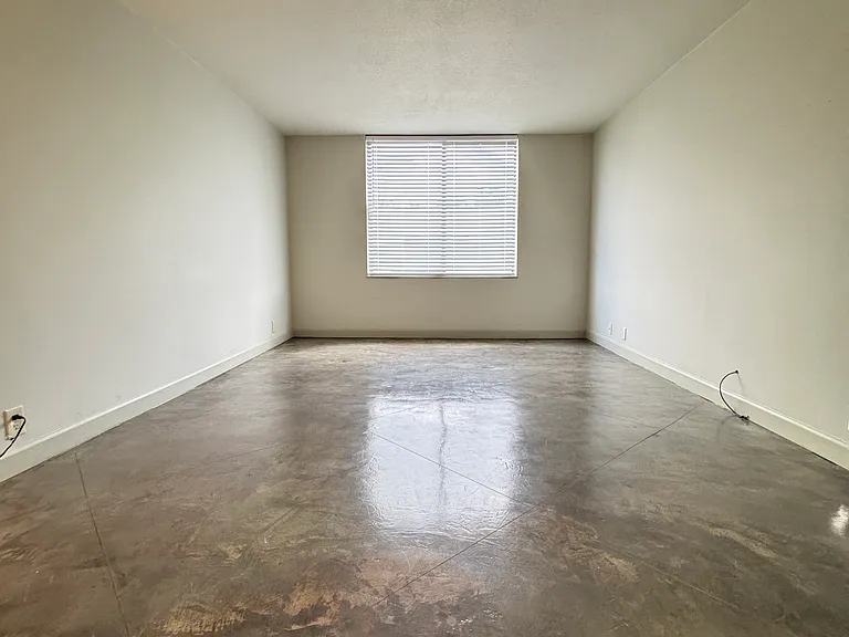 400 E Colonial Dr #108 — Photo 9