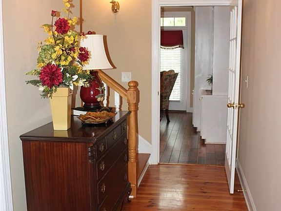 5th image of 144 Pine Hill Dr