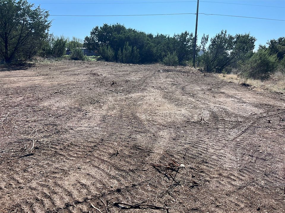 2nd image of 3407 Woodlake Dr