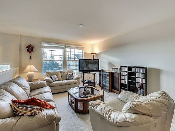 3rd image of 1453 Blackhawk Ct Unit 1
