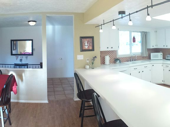 4th image of 2128 Malibu Dr