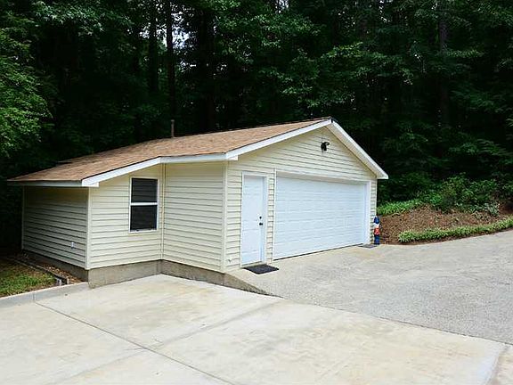 2nd image of 1861 Gallant Fox Ln NE