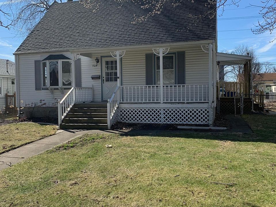 1st image of 920 Lincoln St