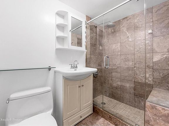 3rd image of 515 E 11th St APT C2