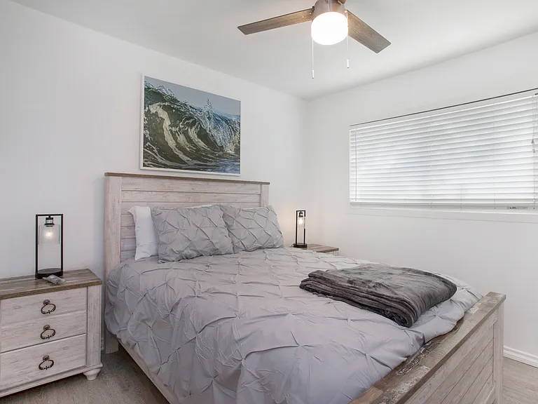 208 Fern St #A — Photo 15