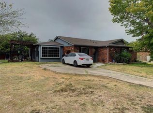433 Curts Dr, Grand Prairie, TX 75052