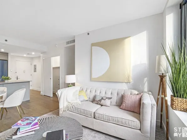 194 21st Street image 10 of 23