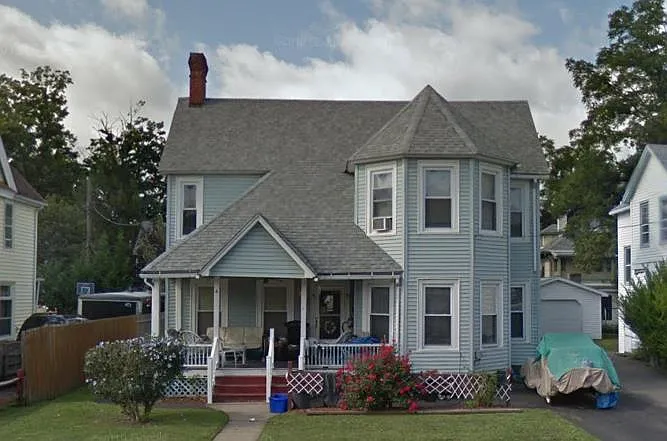 458 Riverside Ave photo 1