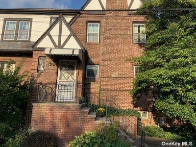 31 Evergreen Ave, Lynbrook, NY, 11563