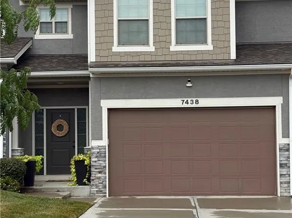 7438 Grand Slam St, Parkville, MO 64152